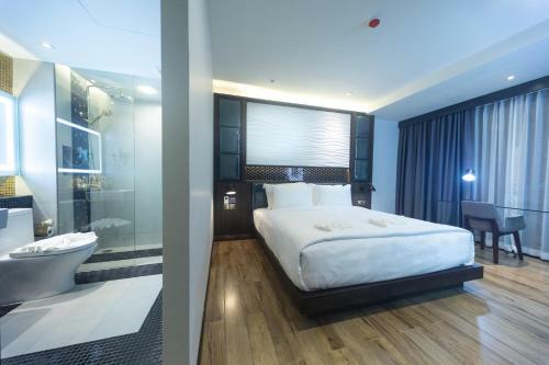 Hotel Holatel