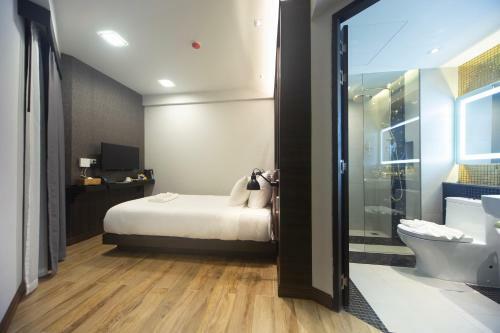 Hotel Holatel