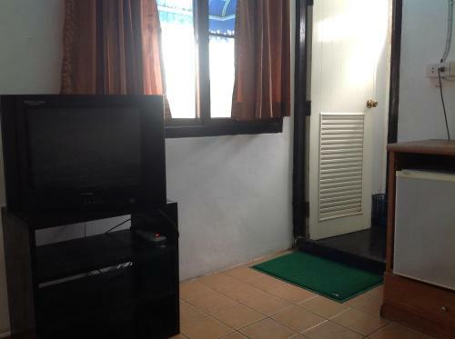 Hostal Ben & Lek Gay Friendly Guesthouse