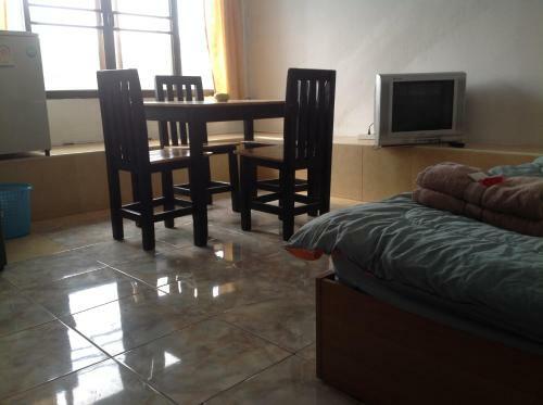 Hostal Ben & Lek Gay Friendly Guesthouse