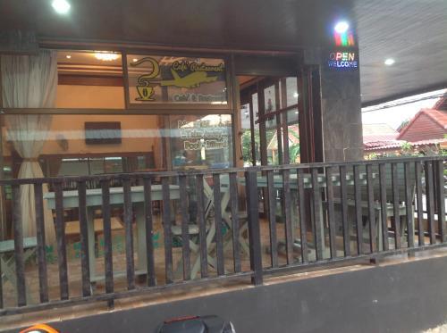 Hostal Ben & Lek Gay Friendly Guesthouse