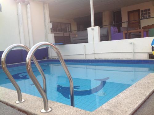 Hostal Ben & Lek Gay Friendly Guesthouse