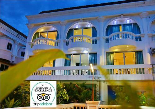Hotel East Suites