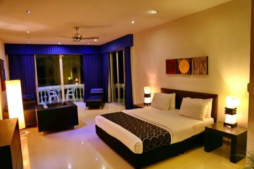 Hotel East Suites