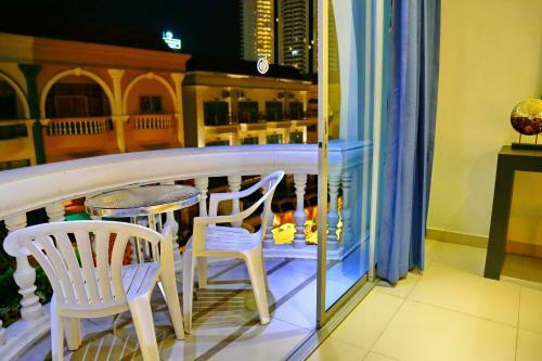Hotel East Suites