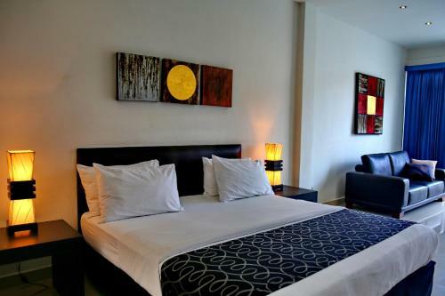 Hotel East Suites