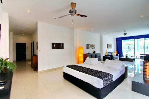 Hotel East Suites