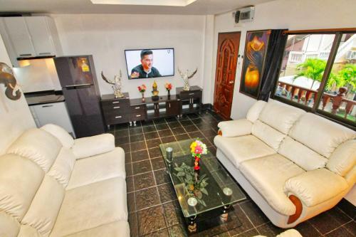 Posada Phratamnak Inn - 100 Meter From Beach