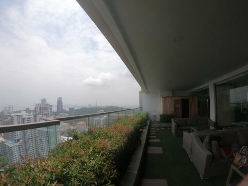 Apartamento The Peak Towers Condominium 24-05