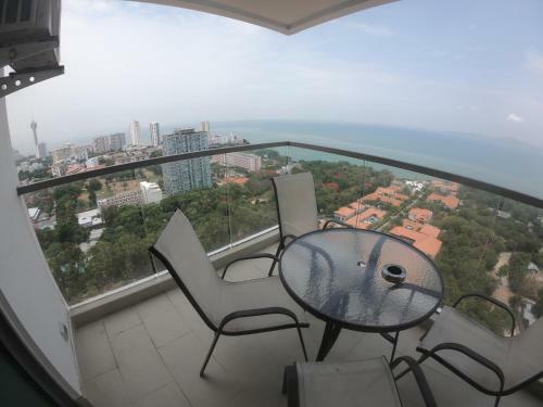 Apartamento The Peak Towers Condominium 24-05