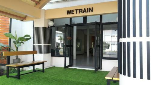 We Train Hotel Don Muang
