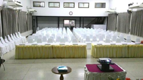 We Train Hotel Don Muang
