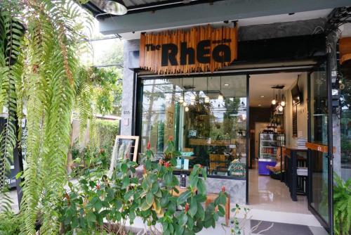Hostal The Rhea