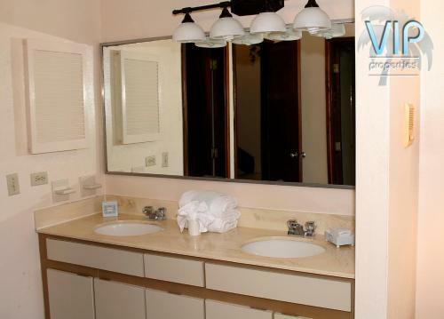 Villa Crescent Cove 68