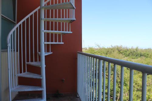 Gorgeous & Affordable Penthouse