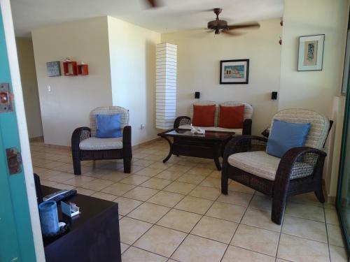 Apartamento Aquatika Beachfront And Rainforest Views