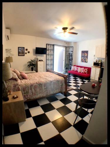 Albergue Old San Juan Guesthouse