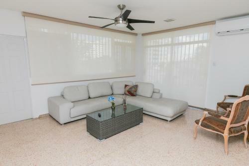 Hostal Cacique 2260