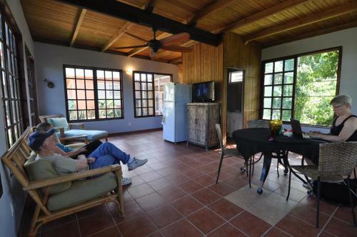Hostal Isla Hermosa Guesthouse
