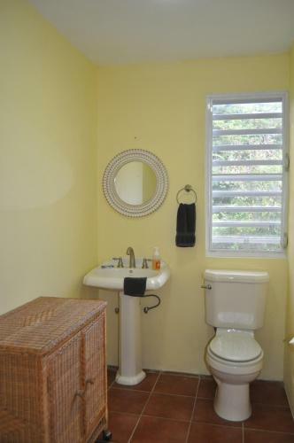 Hostal Isla Hermosa Guesthouse