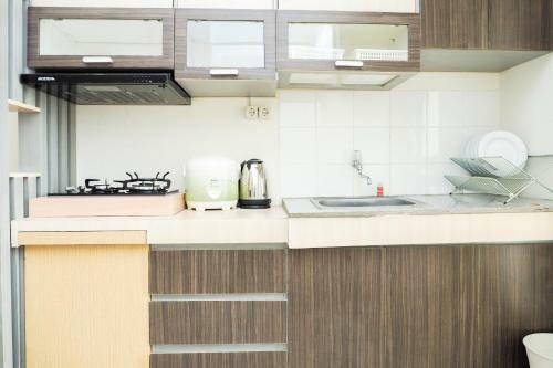 Comfortable 2br Parahyangan Residence Apartment By Travelio