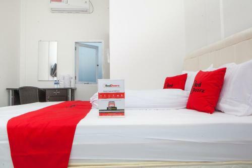 Hostal Reddoorz Near Telkom Corporate University