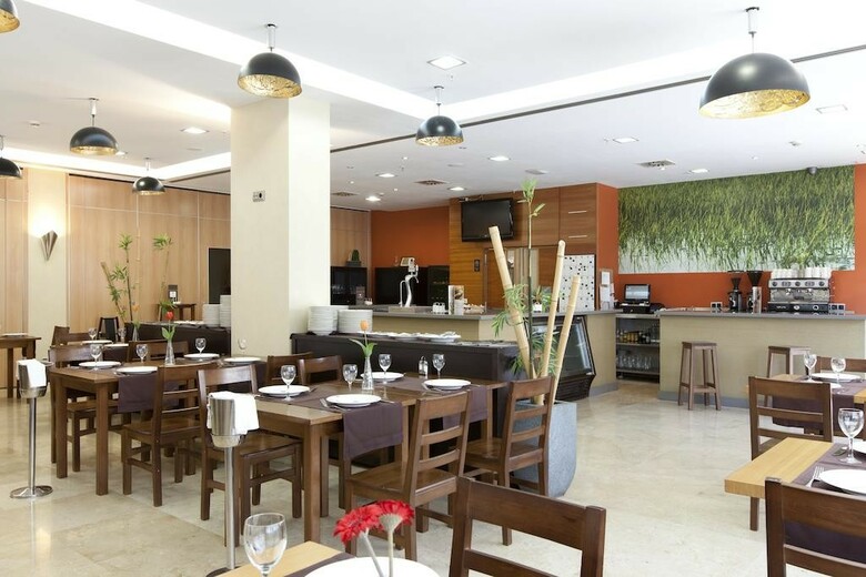 Hotel V�rtice Sevilla