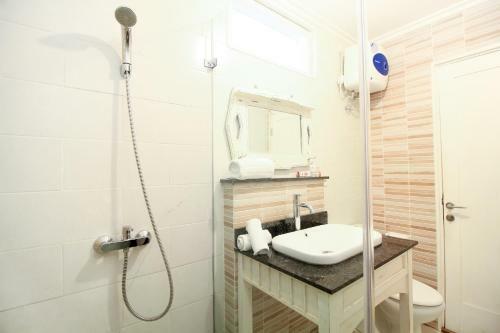 Hostal Oyo 204 Blessing Residence