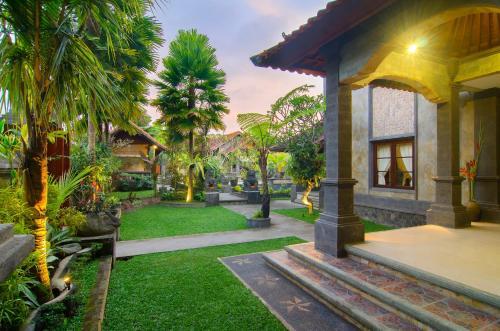 Hostal Mesari House