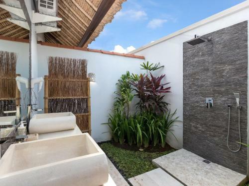 Villa Candi Kecil Empat