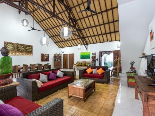Villa Candi Kecil Empat