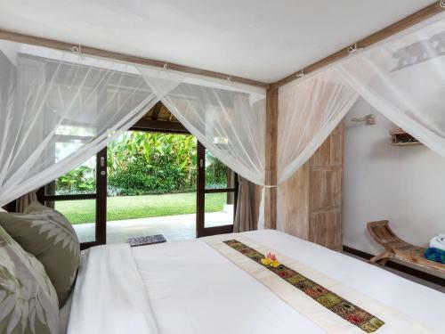 Villa Candi Kecil Empat