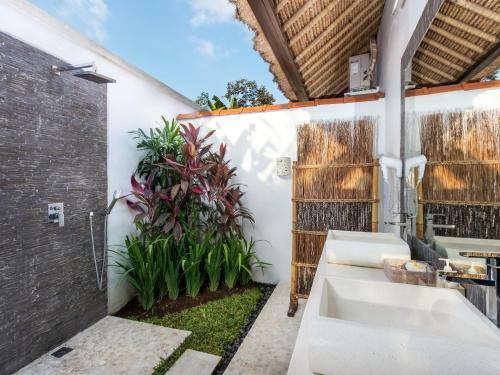 Villa Candi Kecil Empat