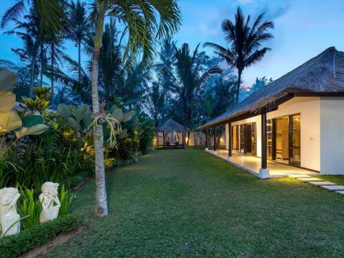 Villa Candi Kecil Empat