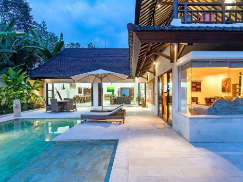 Villa Candi Kecil Empat
