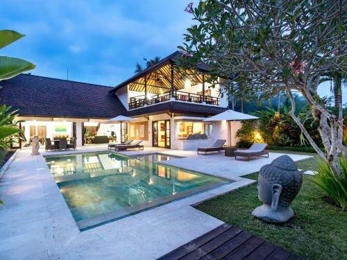 Villa Candi Kecil Empat