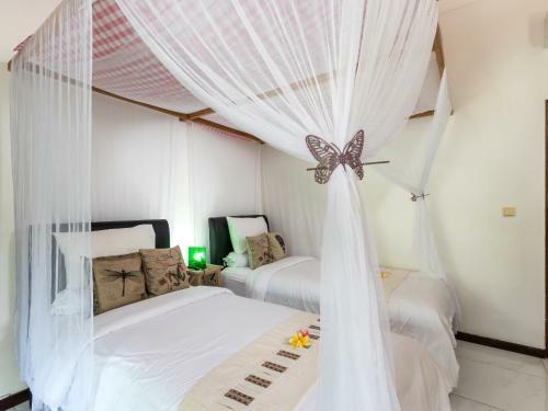 Villa Candi Kecil Empat