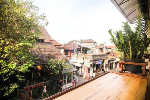 Kayuni Hostel
