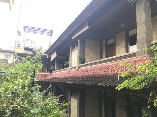 Hostal Ari House