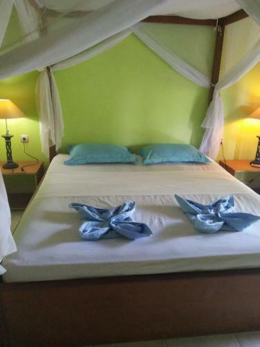 Hostal The Flower Cottages