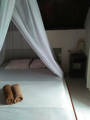 Hostal The Flower Cottages