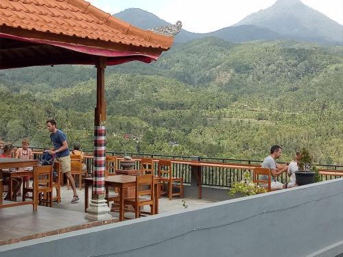 Nadya Homestay