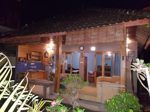 Medewi Drop Villa