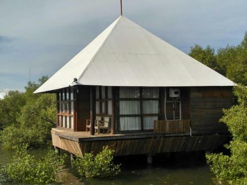 Hotel Beejay Bakau Resort
