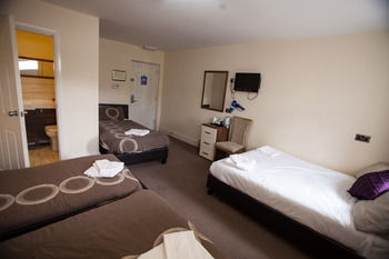 Hotel Travellers Inn