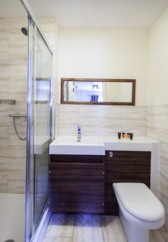 Hotel Travellers Inn