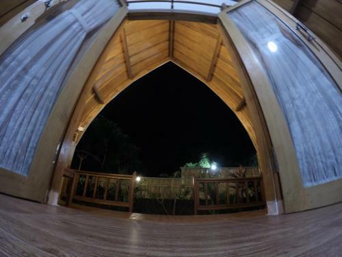 Bed & Breakfast Uki Village