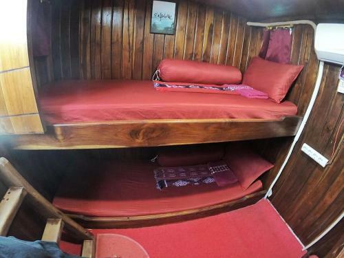 Vini Liveaboard