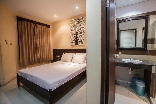 Hostal Sri Ratu Hotel