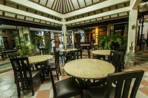 Hostal Sri Ratu Hotel